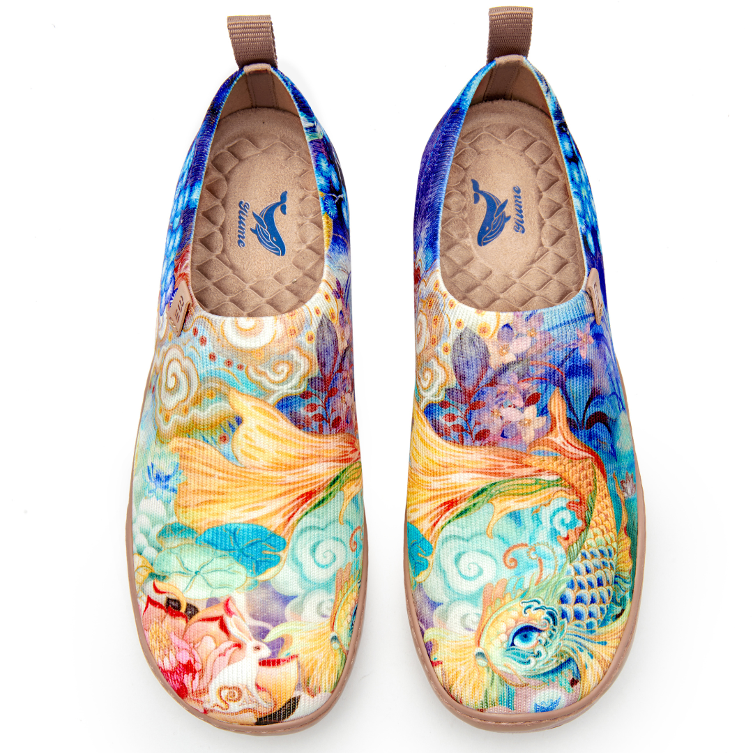 Cloud-Drifting Koi Women's Slip-On Shoes, 100% Polyester Textured Yarn, Painted Canvas Sneakers